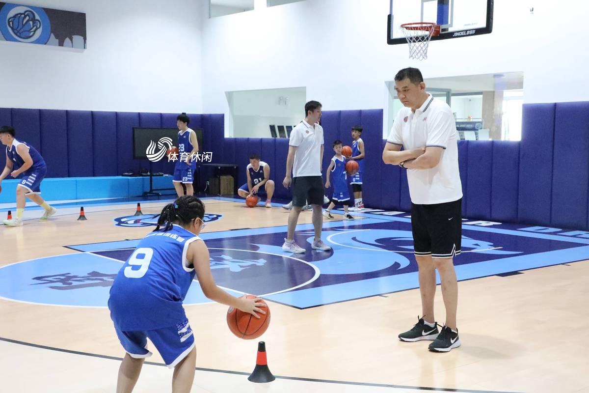 如何选择适合孩子的篮球夏令营？